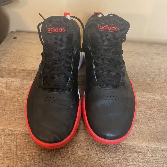 Big Kid's adidas size 6.5 Own The Game Wide 'Active Red shoes - Picture 2 of 7